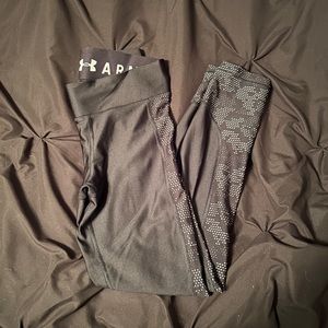Black Under Armour leggings worn once size small